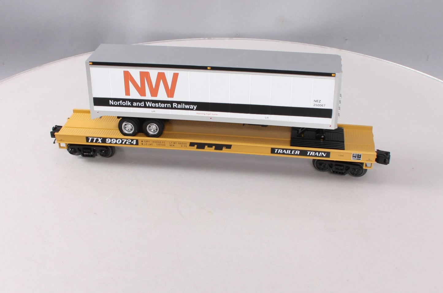 MTH 20-95421 N&W Flat Car w/ 40' Trailer