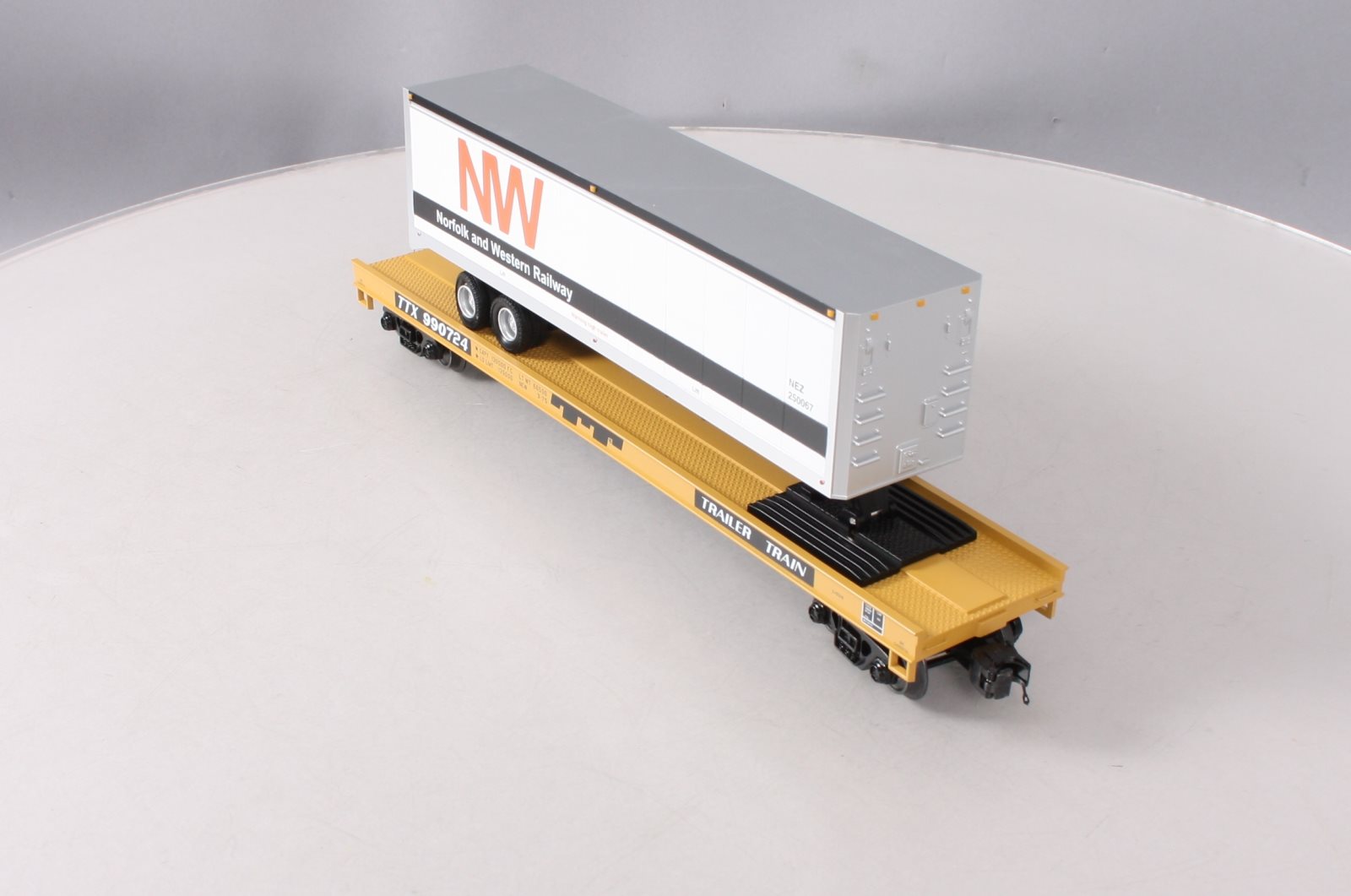 MTH 20-95421 N&W Flat Car w/ 40' Trailer