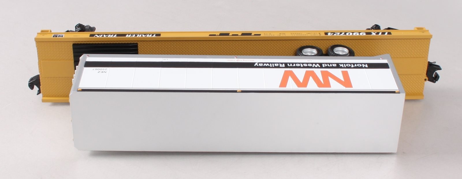 MTH 20-95421 N&W Flat Car w/ 40' Trailer