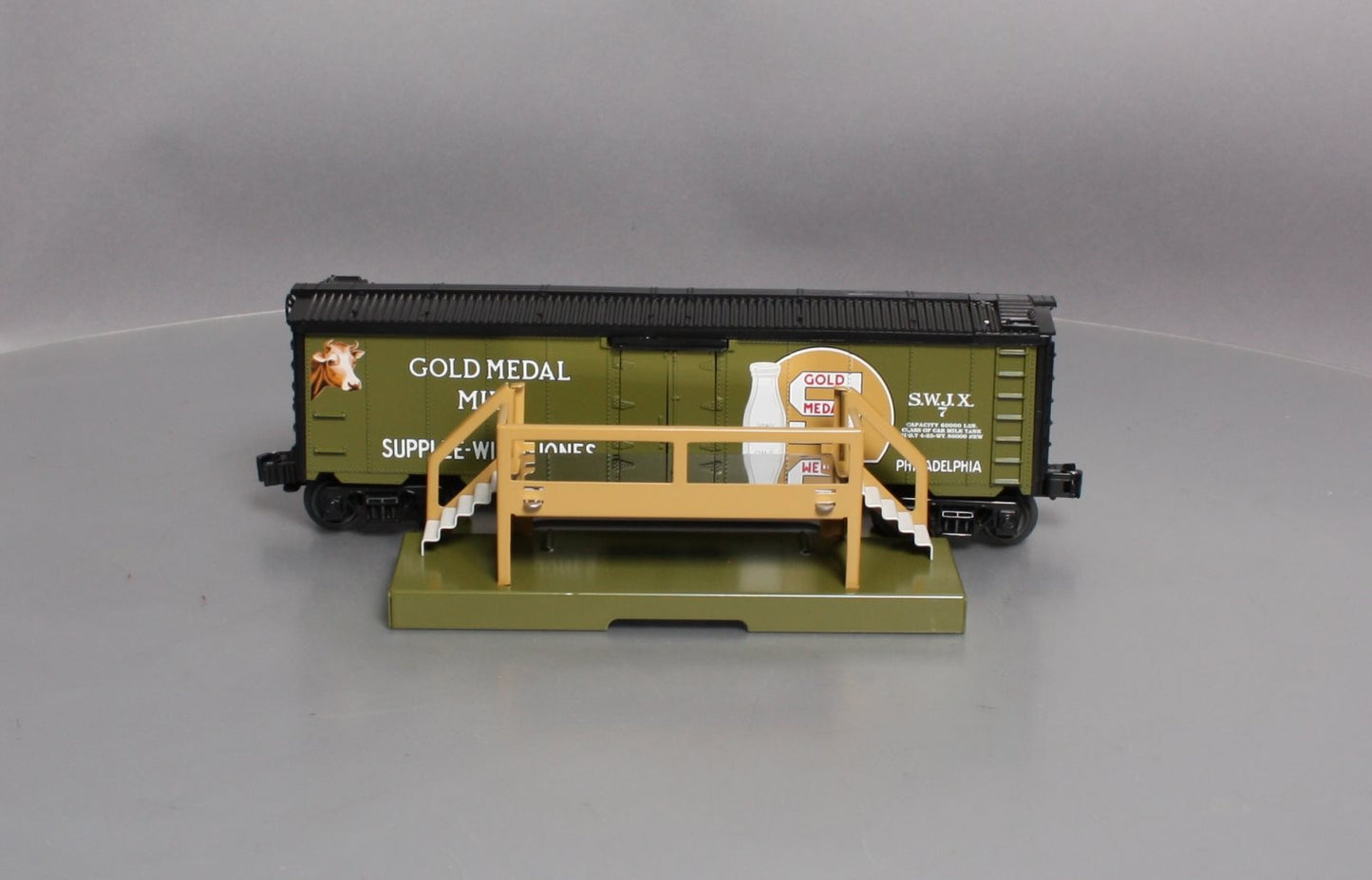 Lionel 6-83252 O Gold Medal Operating Milk Car with Platform