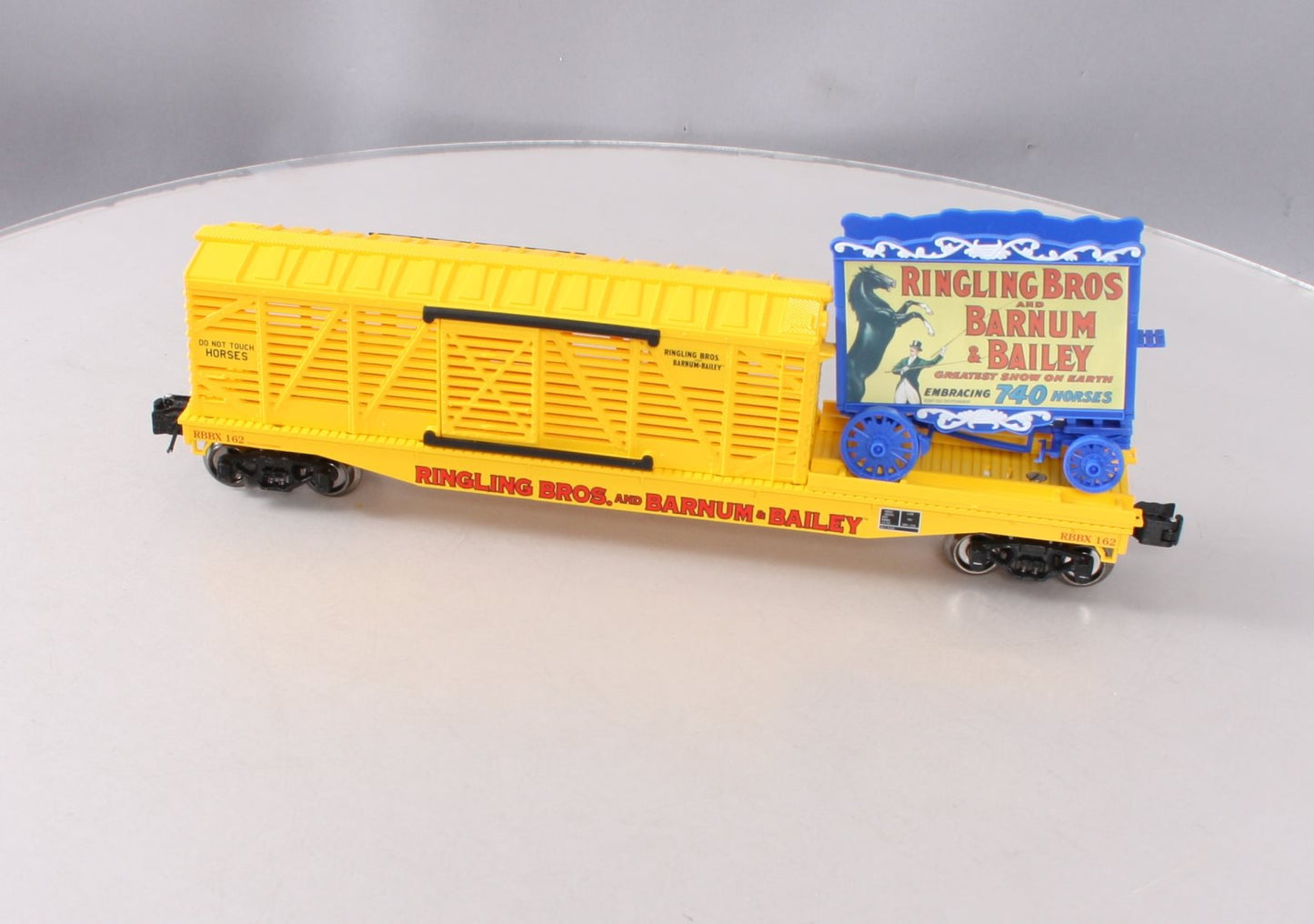 Lionel 6-22240 O Ringling Bros. Combo Flatcar & Stock Car with Circus Wagon