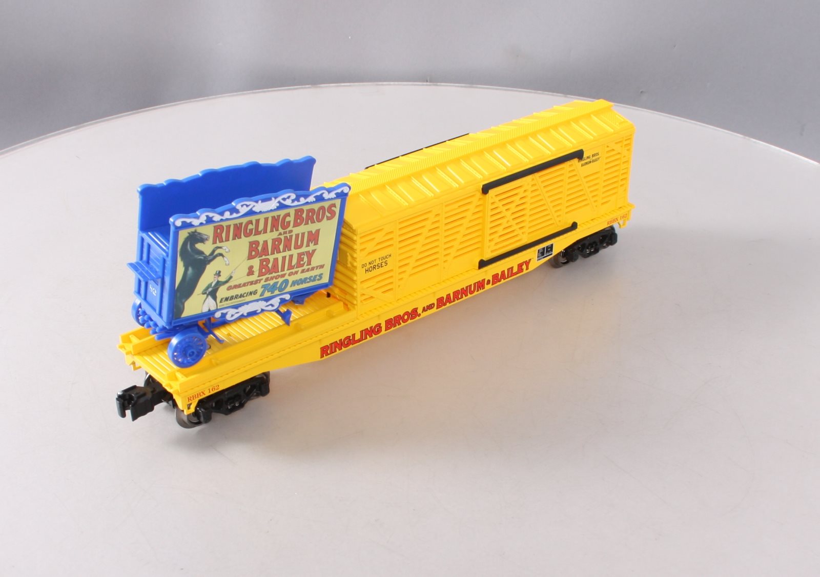 Lionel 6-22240 O Ringling Bros. Combo Flatcar & Stock Car with Circus Wagon
