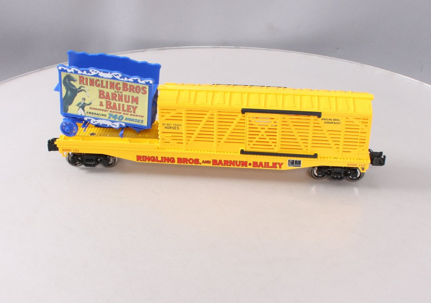 Lionel 6-22240 O Ringling Bros. Combo Flatcar & Stock Car with Circus Wagon