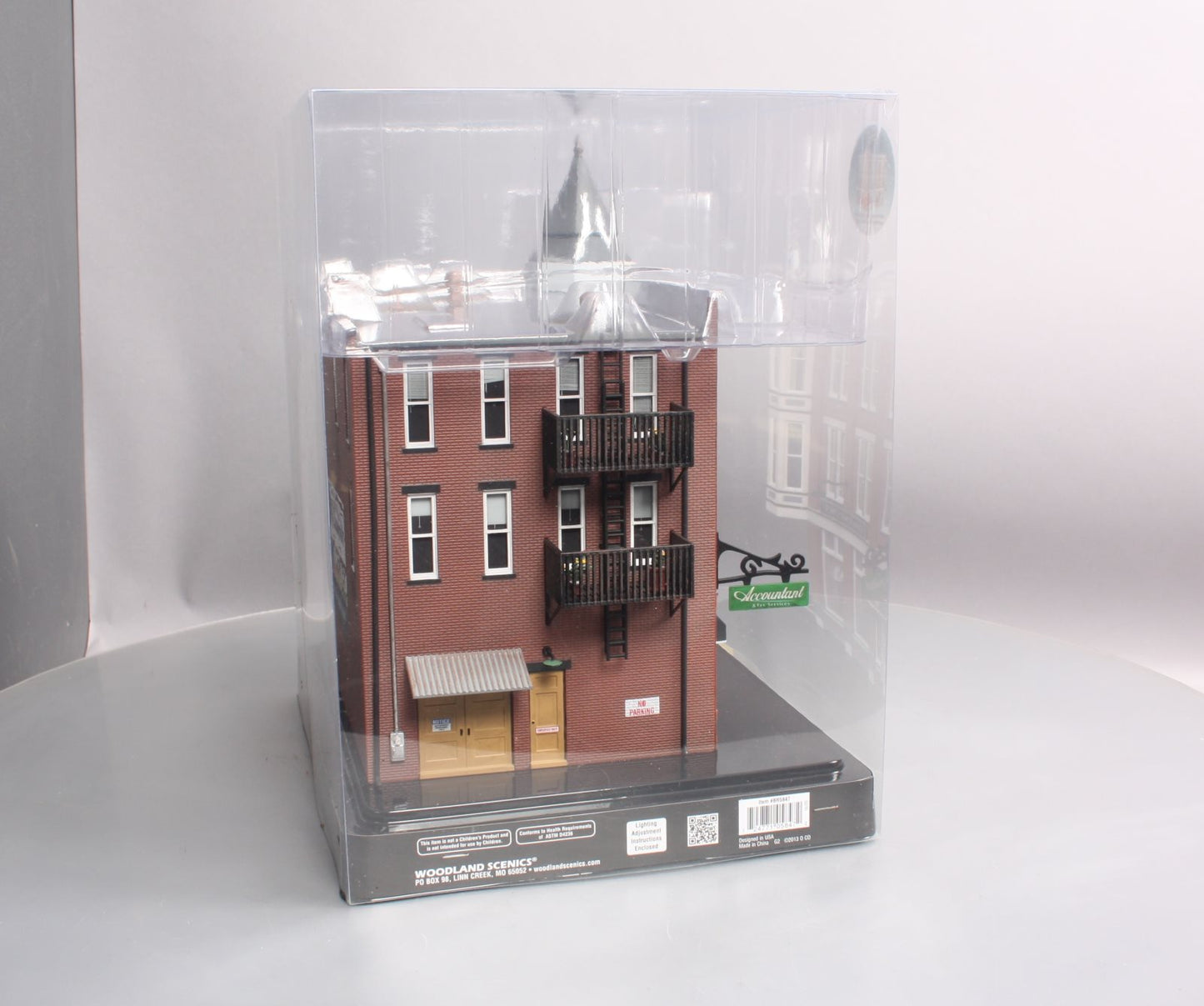 Woodland Scenics BR5847 O Built-&-Ready Davenport Department Store Building