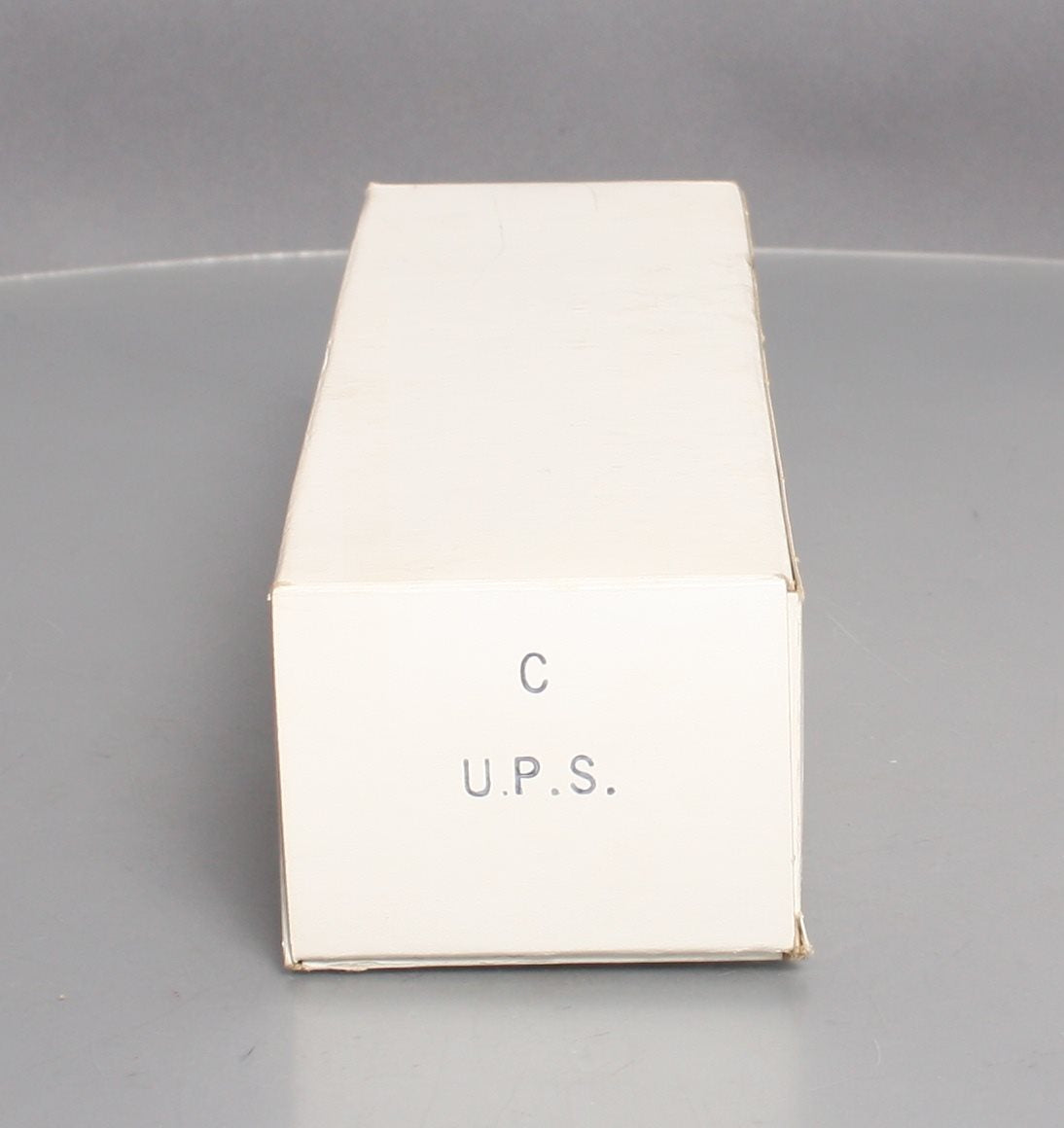 KMT 53028 O Scale UPS Delivery Boxcar #53028
