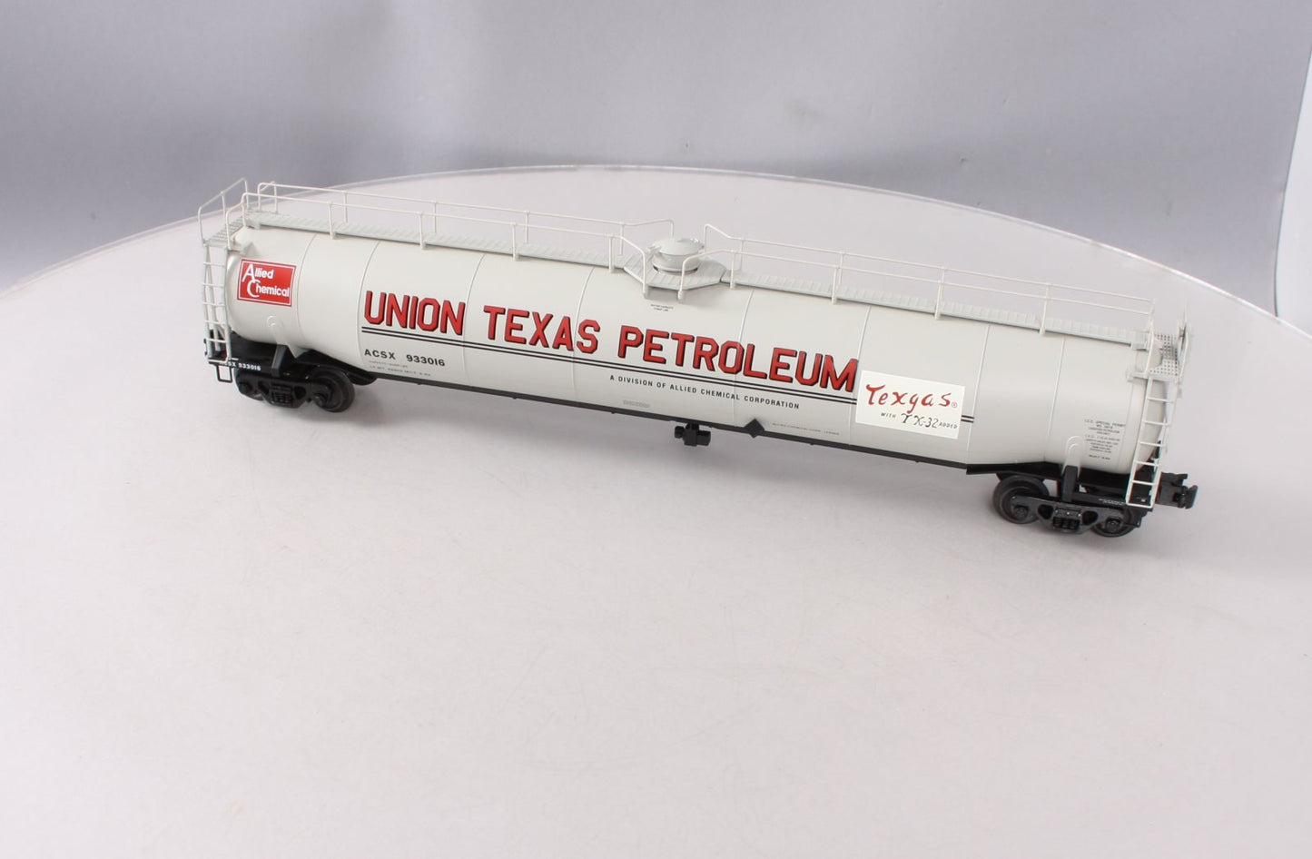 Atlas 6406-1 O Gauge Union Texas Petroleum 33,000 Gallon Tank Car #933016