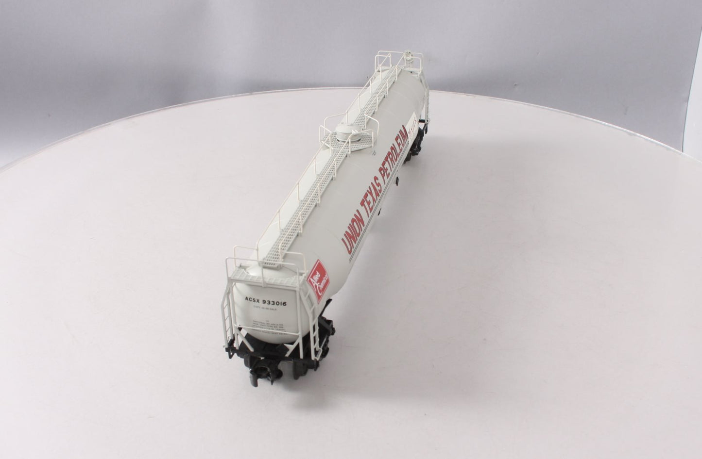 Atlas 6406-1 O Gauge Union Texas Petroleum 33,000 Gallon Tank Car #933016