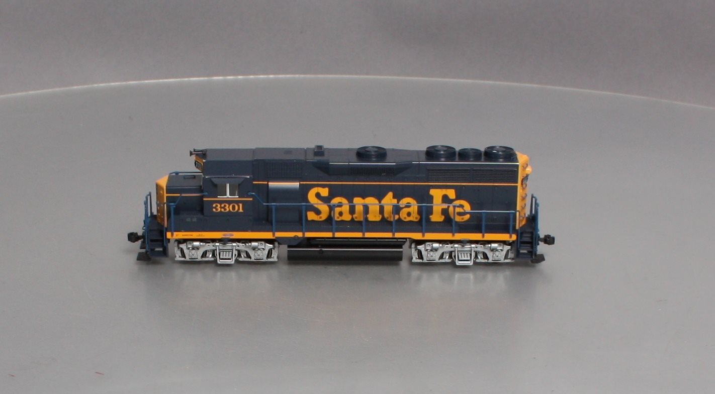 Kato 37-3021 HO Santa Fe EMD GP35 Phase IA Diesel Locomotive #3301