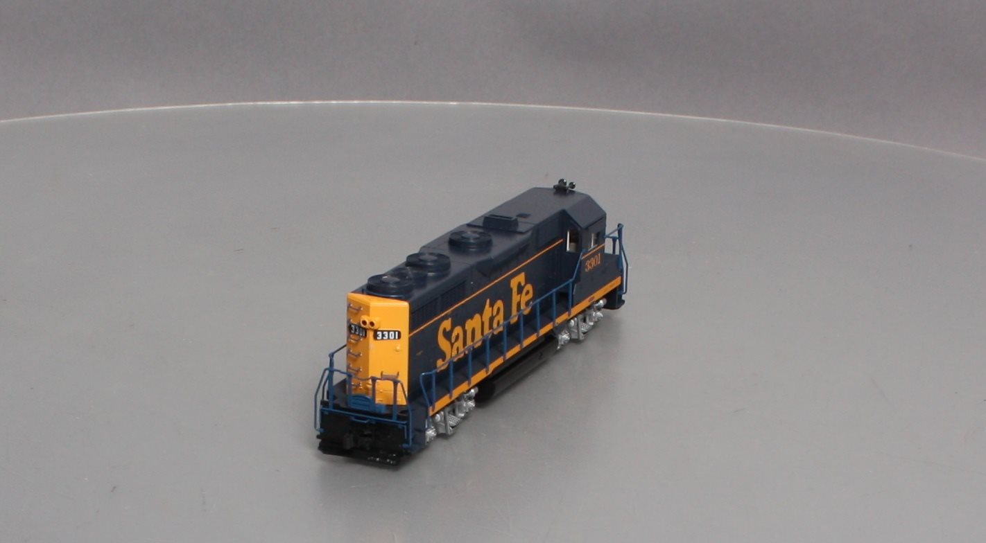 Kato 37-3021 HO Santa Fe EMD GP35 Phase IA Diesel Locomotive #3301