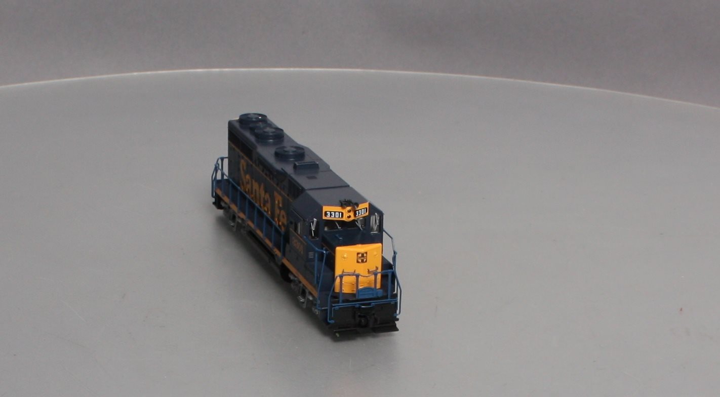 Kato 37-3021 HO Santa Fe EMD GP35 Phase IA Diesel Locomotive #3301