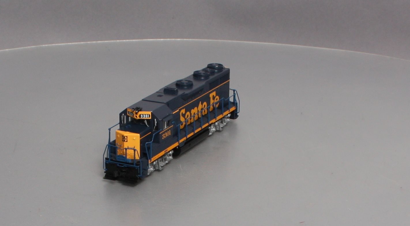 Kato 37-3021 HO Santa Fe EMD GP35 Phase IA Diesel Locomotive #3301