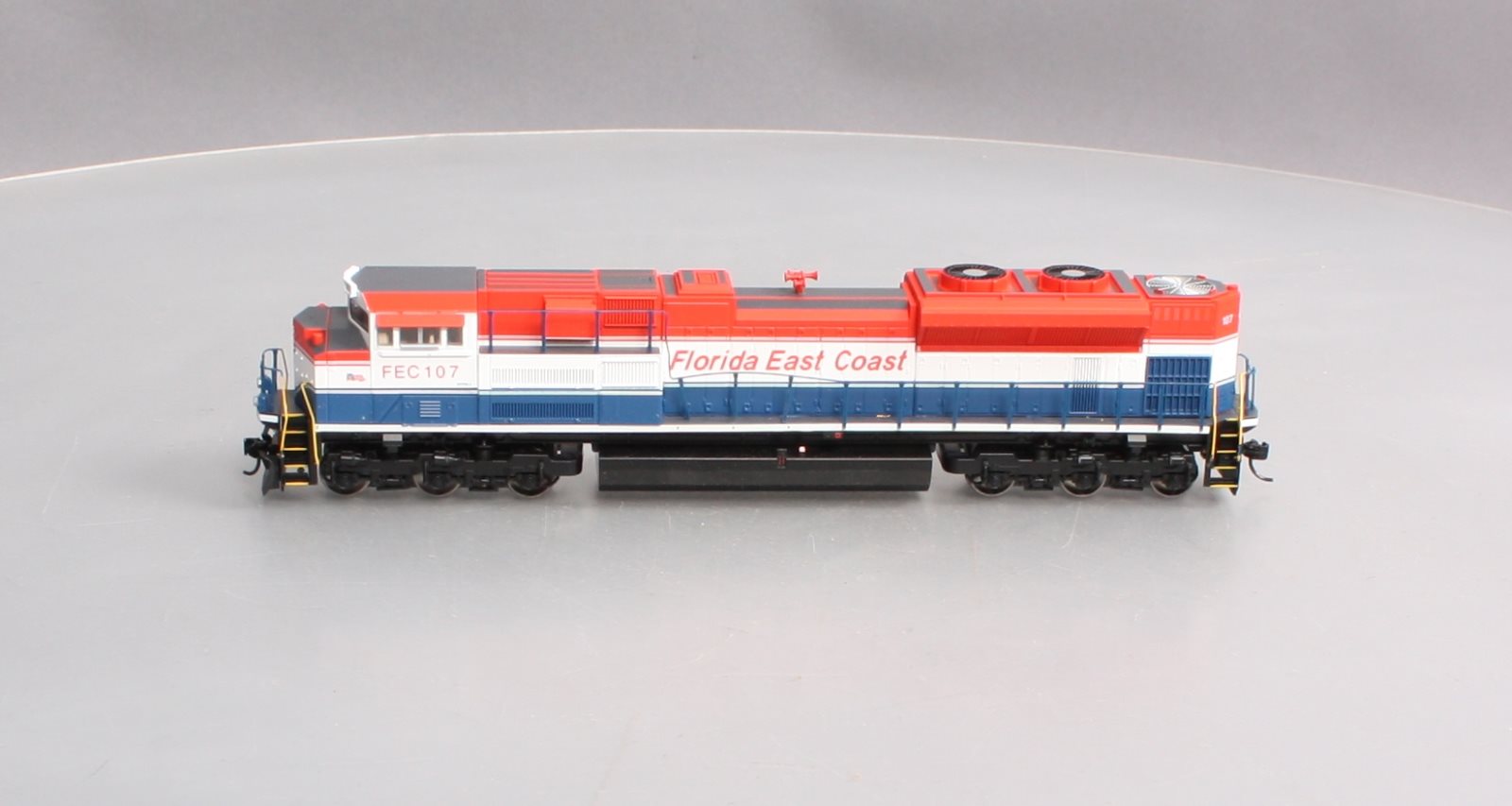 Walthers 910-9818 HO Florida East Coast EMD SD70ACe - Standard DC #107