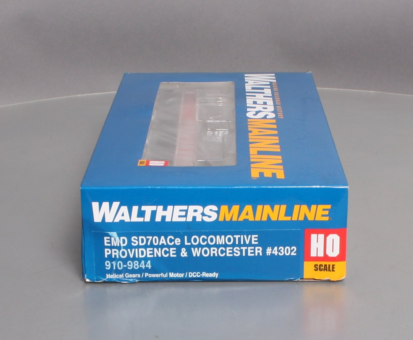 Walthers 910-9844 HO Providence & Worcester EMD SD70ACe - Standard DC #4302