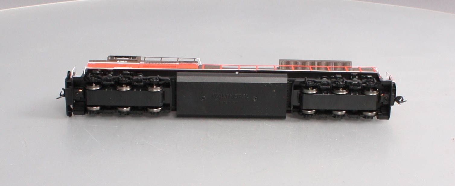 Walthers 910-9844 HO Providence & Worcester EMD SD70ACe - Standard DC #4302