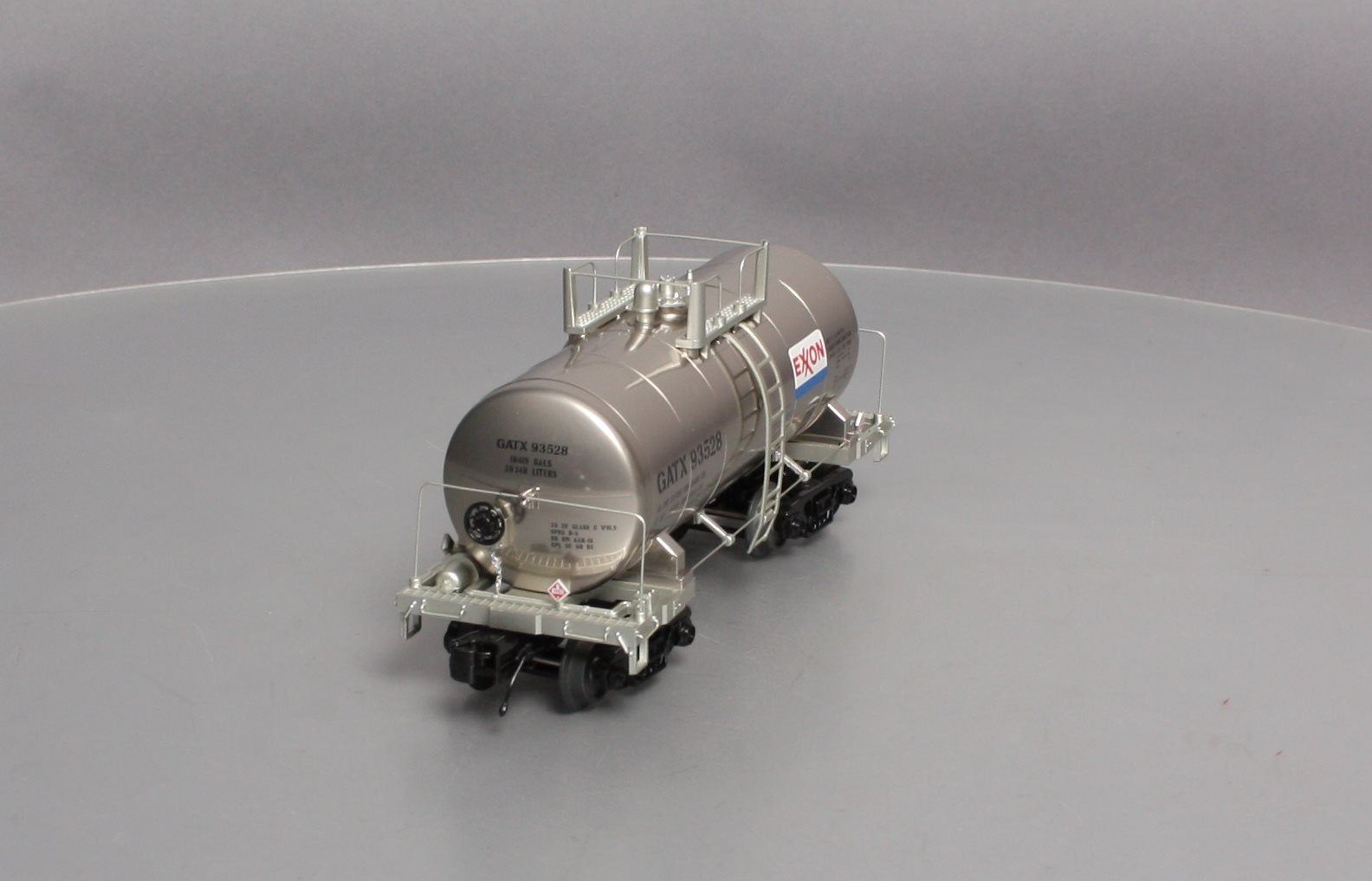 MTH 20-96748 O Exxon Premier 8000 Gallon Tank Car #93528