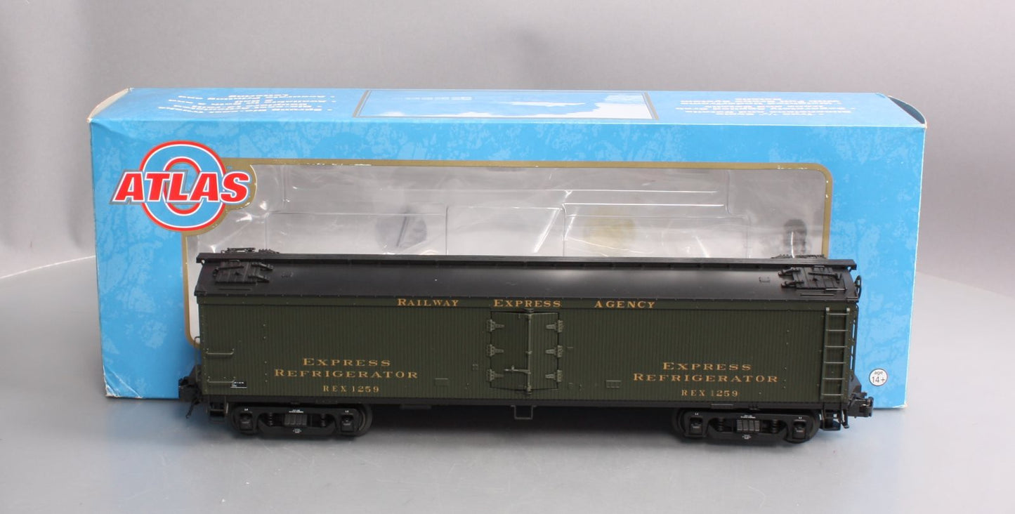 Atlas 3001013 O Scale 3R REA 53' 6" Wood Express Reefer (3 Rail)
