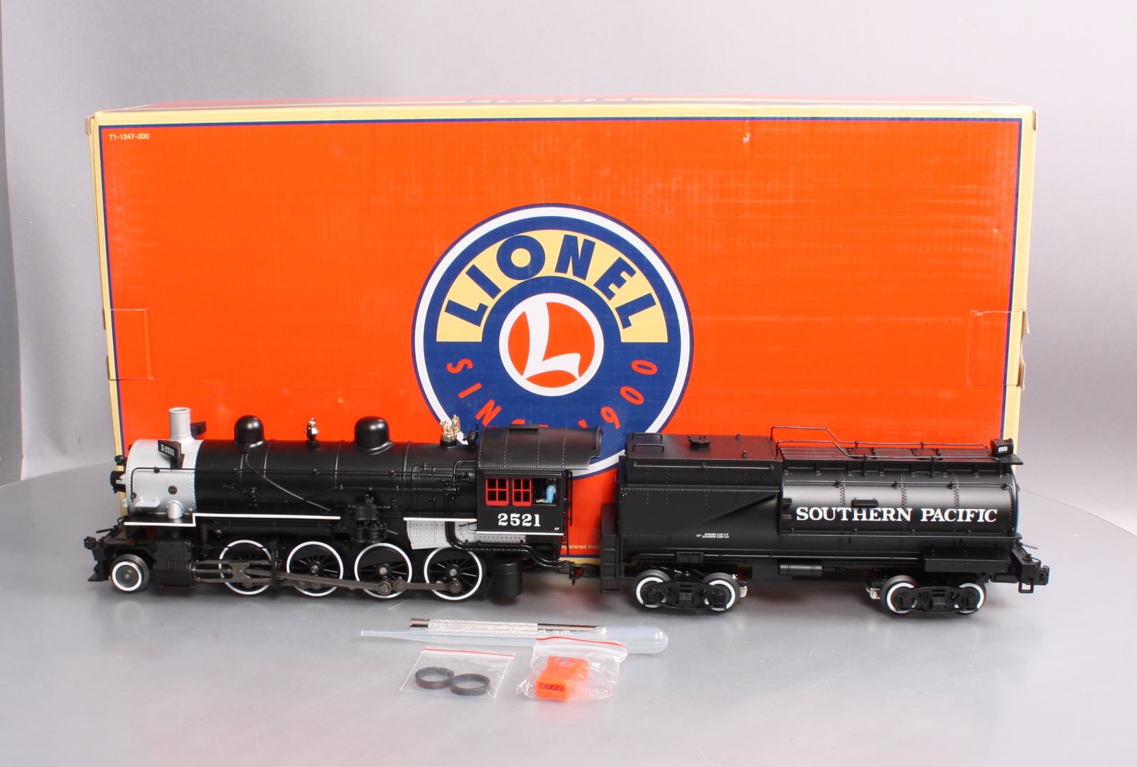 Lionel 6-82876 Southern Pacific 2-8-0 Steam Locomotive & Tender #2521 w Legacy