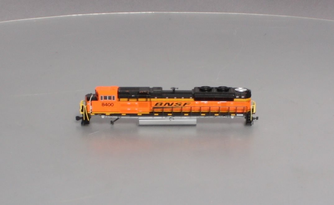 Kato 176-8523 N Burlington Northern Santa Fe EMD SD70ACe Diesel Locomotive #8400