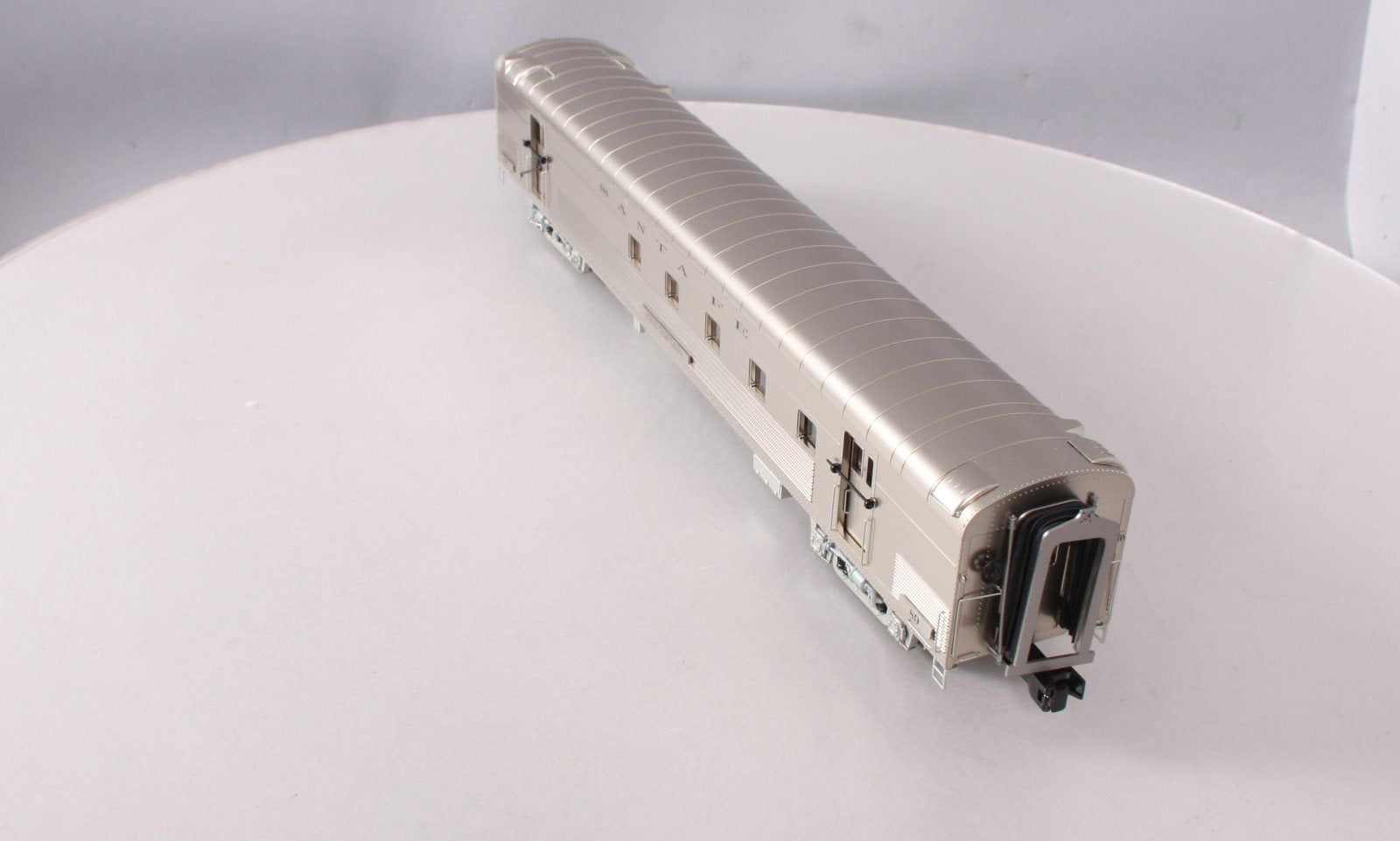 MTH 20-68276 O Santa Fe 70' Streamlined RPO Passenger Car (Ribbed Sided)