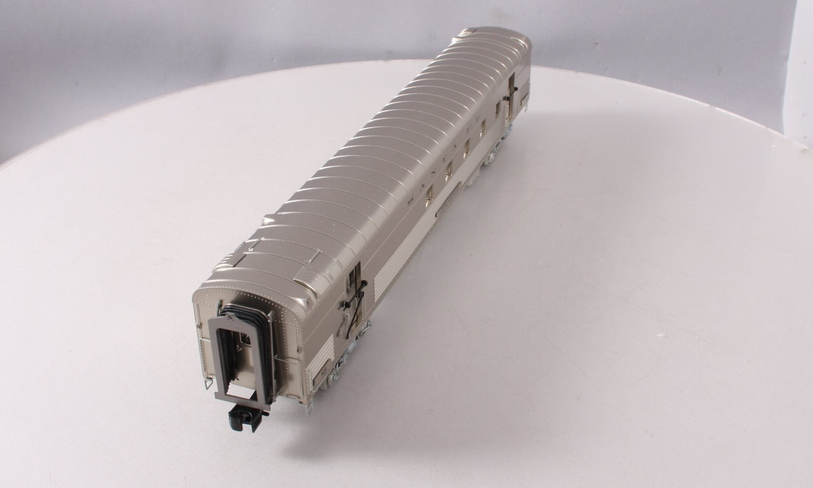 MTH 20-68276 O Santa Fe 70' Streamlined RPO Passenger Car (Ribbed Sided)