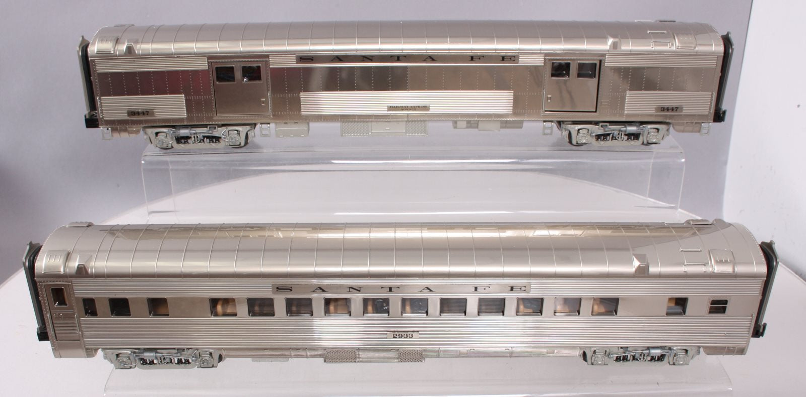 MTH 20-69276 O Santa Fe 70' Streamlined Baggage/Coach Passenger Set (Set of 2)