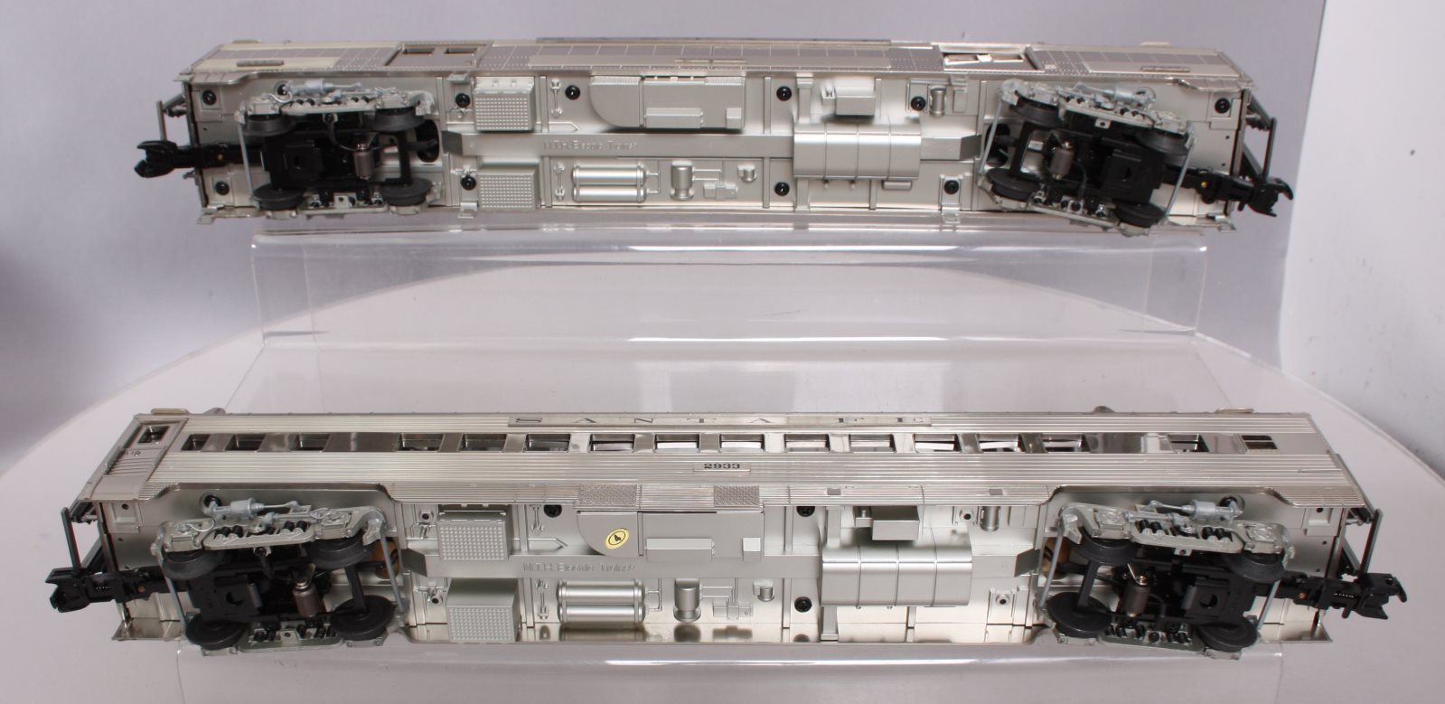 MTH 20-69276 O Santa Fe 70' Streamlined Baggage/Coach Passenger Set (Set of 2)