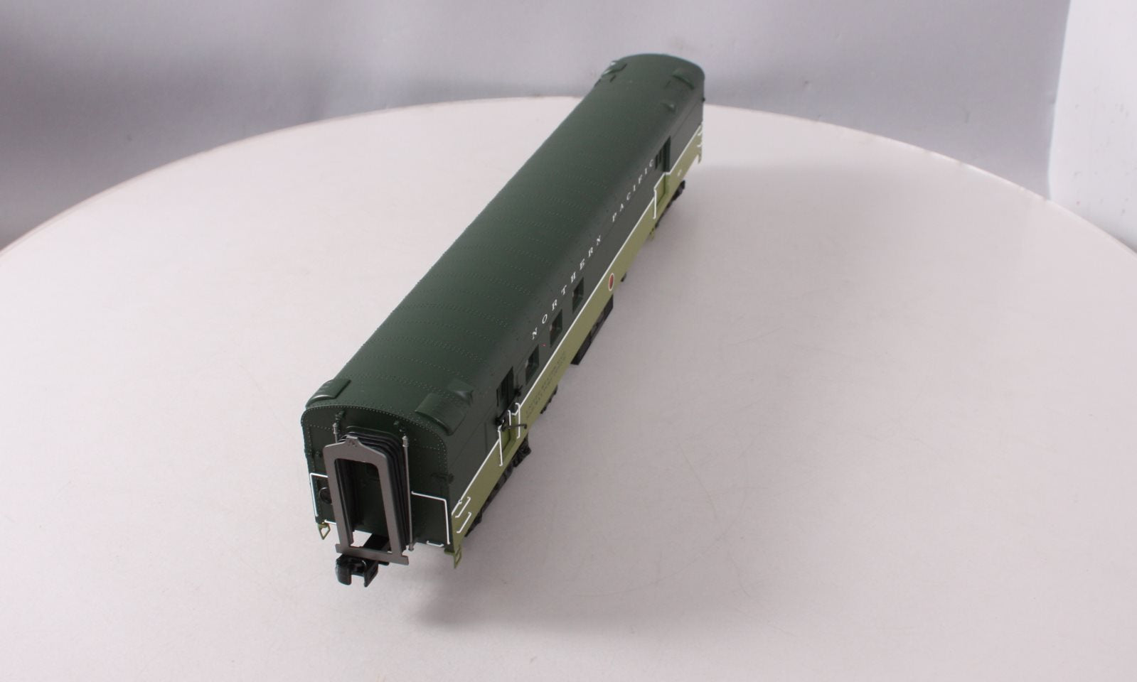 MTH 20-68238 Northern Pacific 70' Smooth Side RPO Car