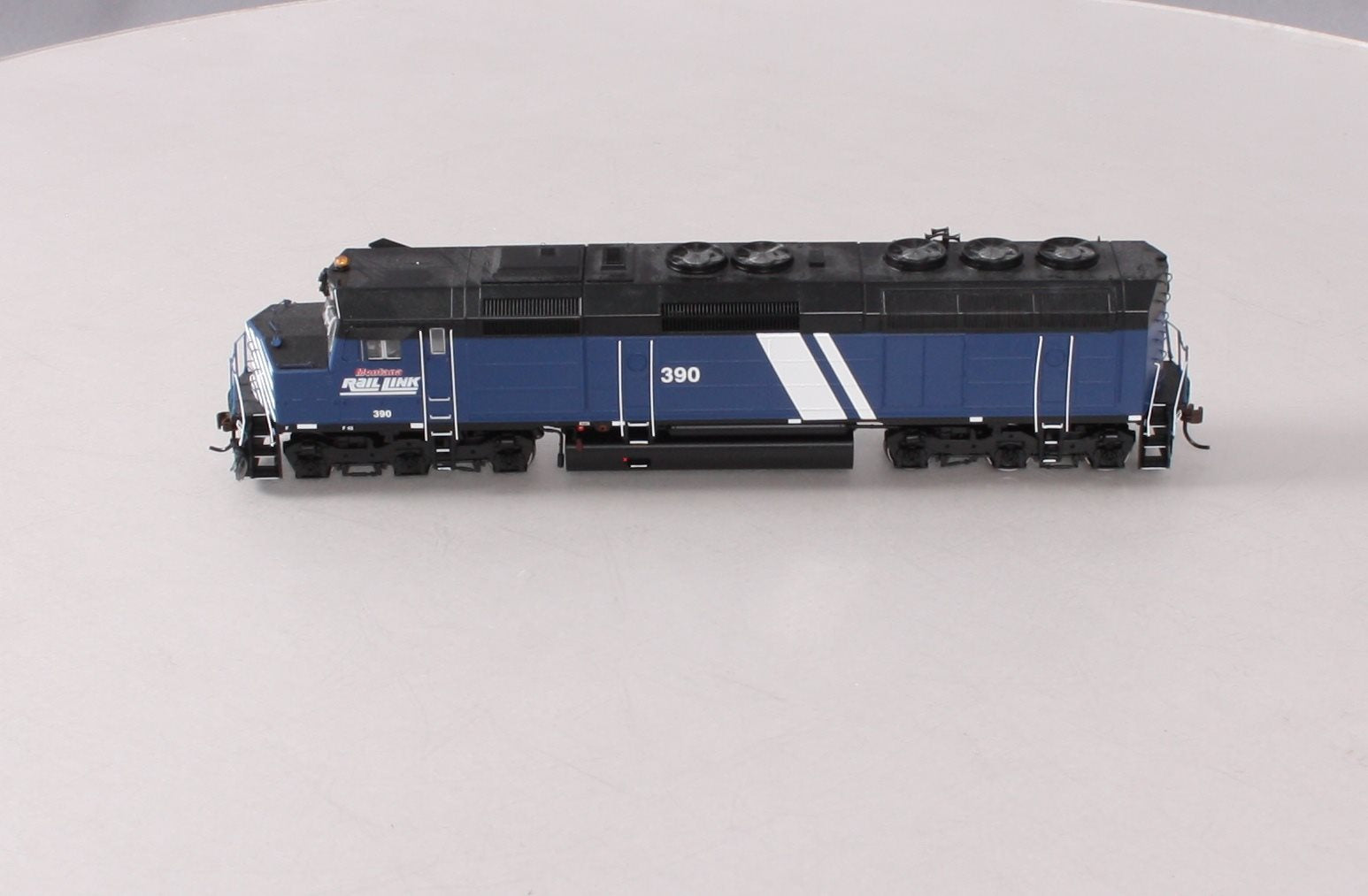 Athearn G67690 HO Montana Rail Link F45 Diesel Locomotive w/ Sound #390 (DCC)