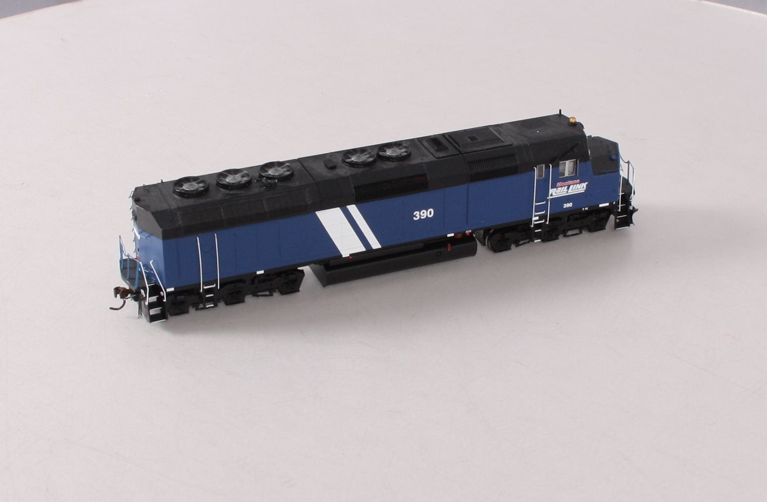 Athearn G67690 HO Montana Rail Link F45 Diesel Locomotive w/ Sound #390 (DCC)