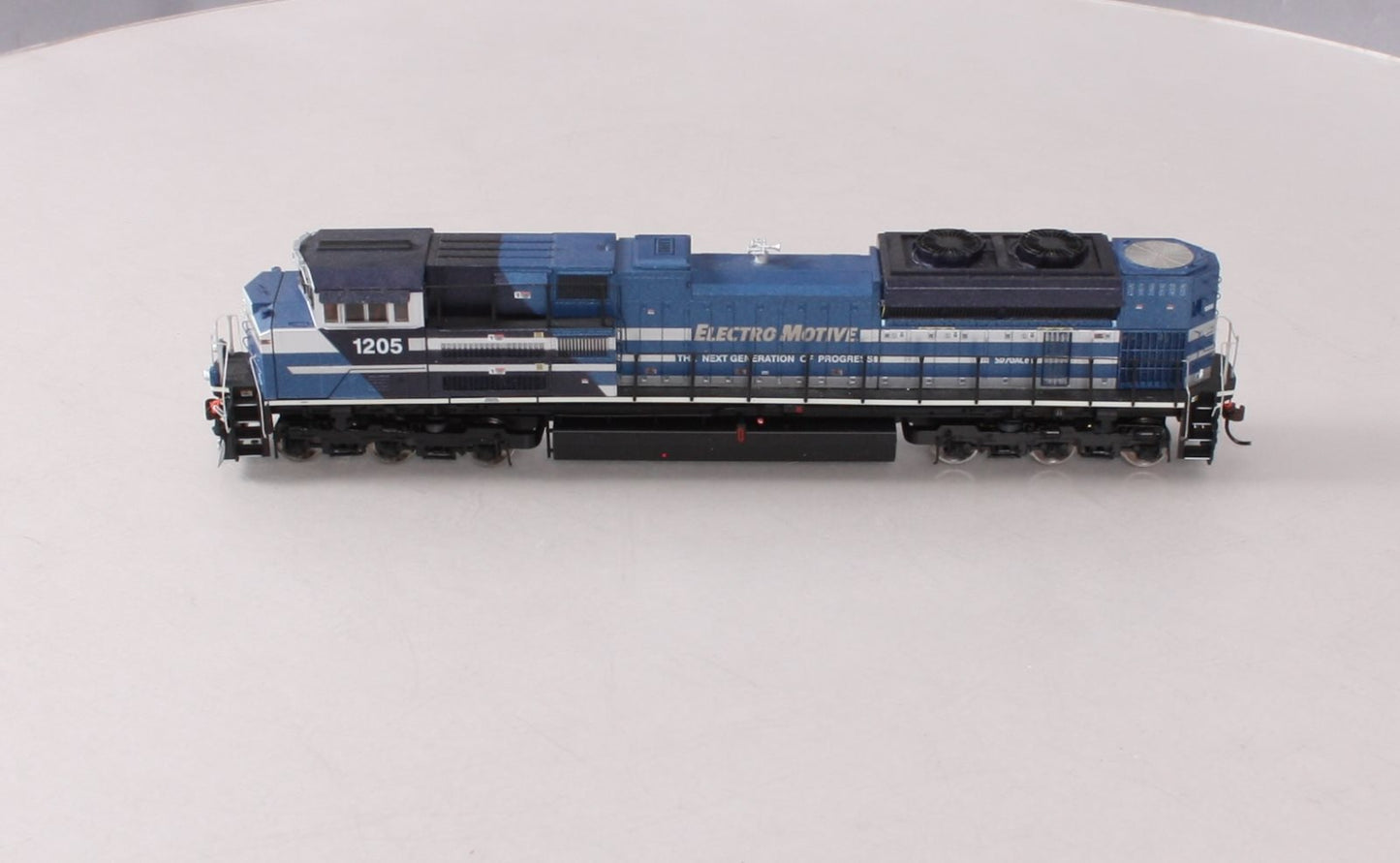 Athearn G68818 HO Electro Motive EMD SD70ACe Powered Locomotive w/ DCC #1205