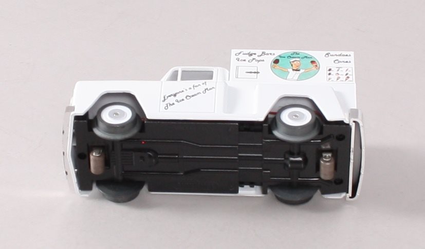 Williams 42733 O Scale E-Z Street Ice Cream Truck