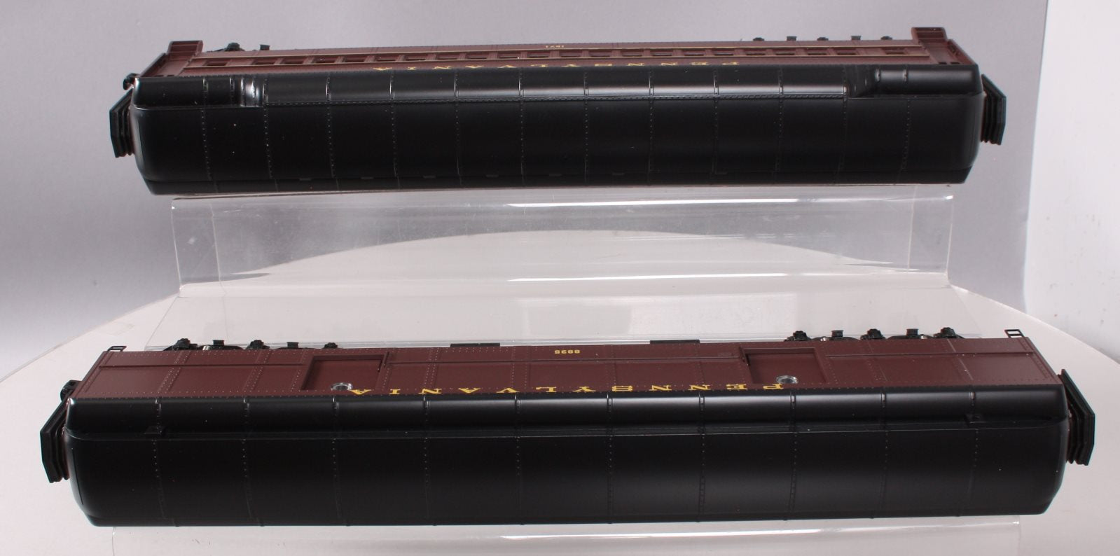 MTH 20-4473 O PRR 70' Madison Baggage/Coach Passenger Car Set (Set of 2)