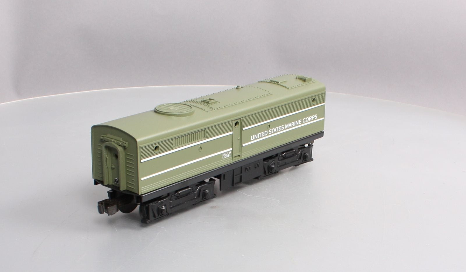 Lionel 6-38374 O US Marine Corps Alco Non-Powered B-Unit Diesel Locomotive #221C