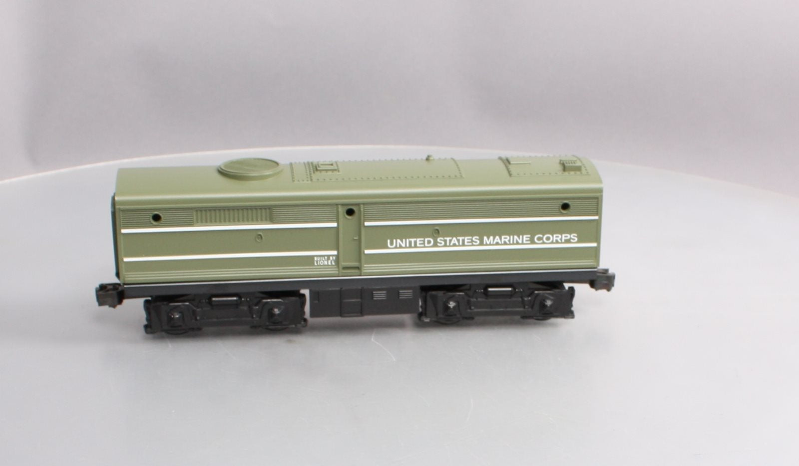 Lionel 6-38374 O US Marine Corps Alco Non-Powered B-Unit Diesel Locomotive #221C