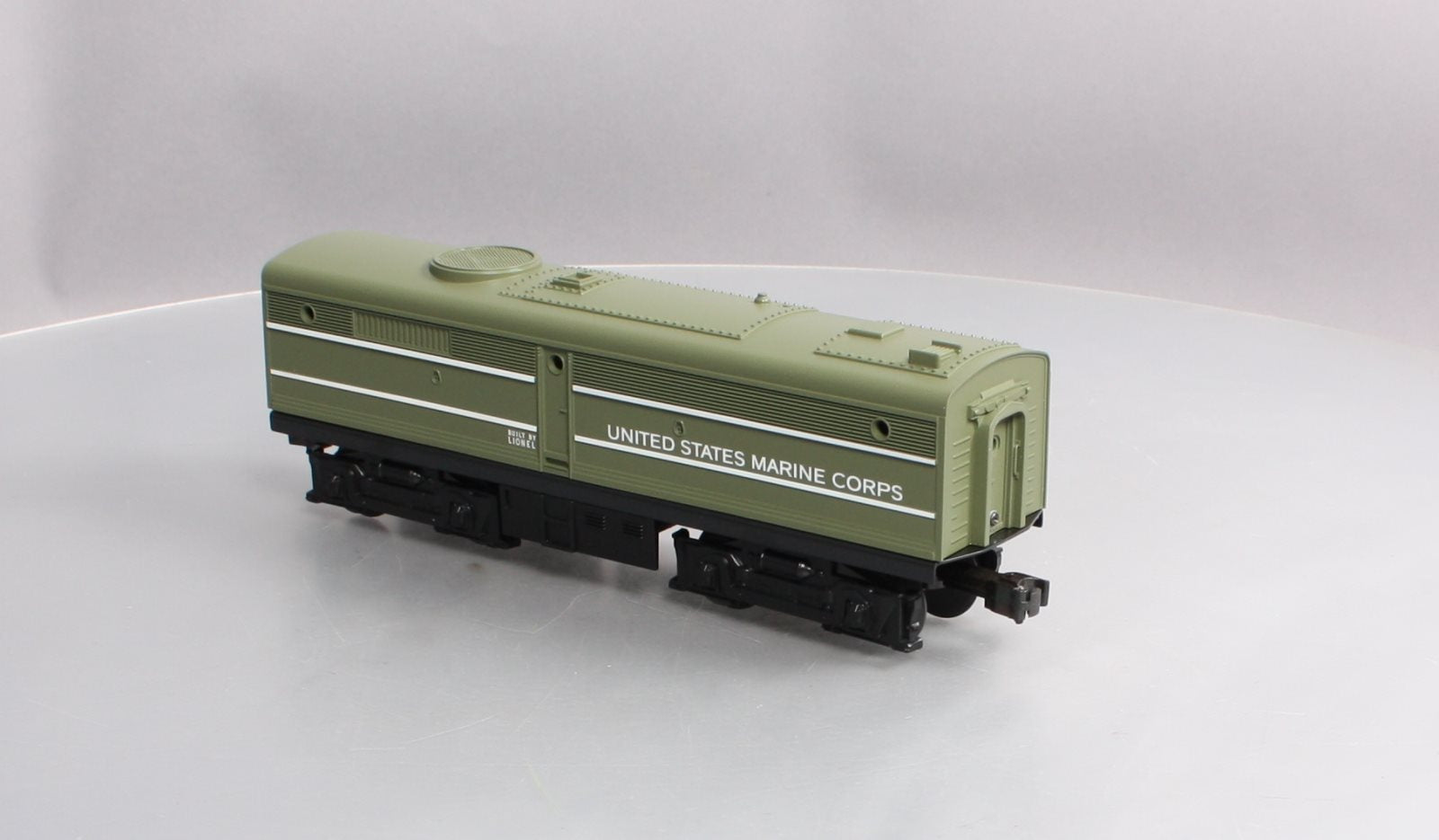 Lionel 6-38374 O US Marine Corps Alco Non-Powered B-Unit Diesel Locomotive #221C