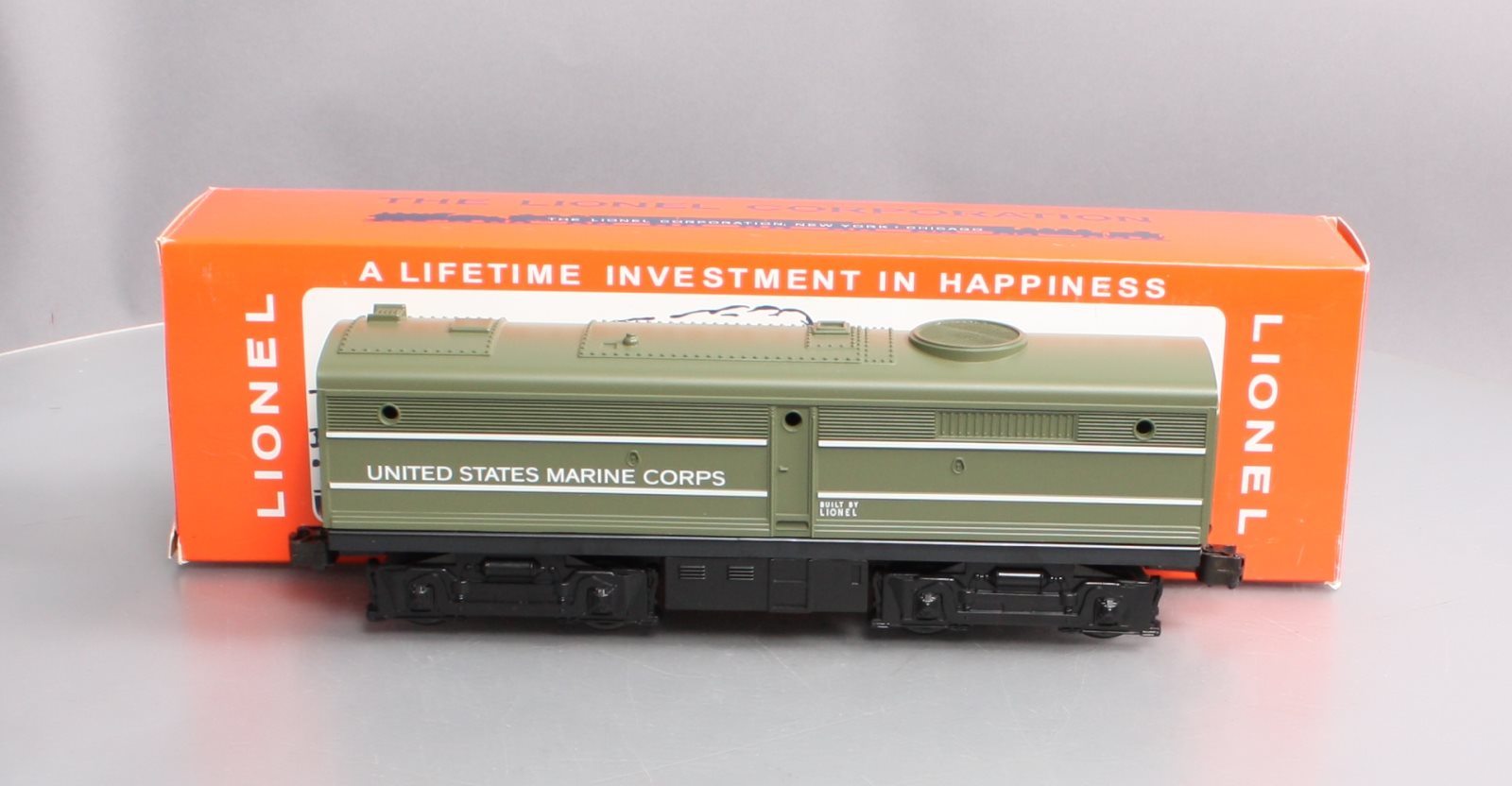 Lionel 6-38374 O US Marine Corps Alco Non-Powered B-Unit Diesel Locomotive #221C