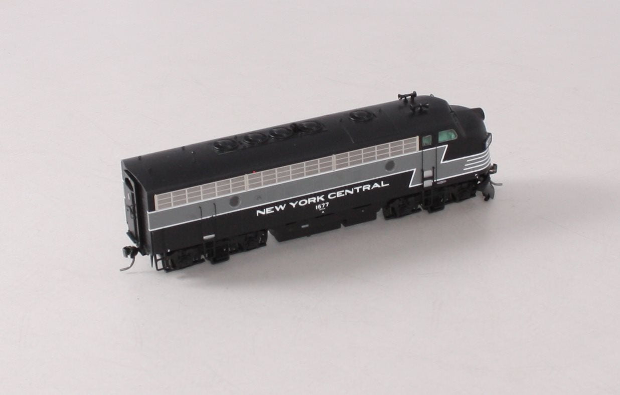 InterMountain 49001-09 HO Scale NYC EMD F-7A Diesel Locomotive #1677