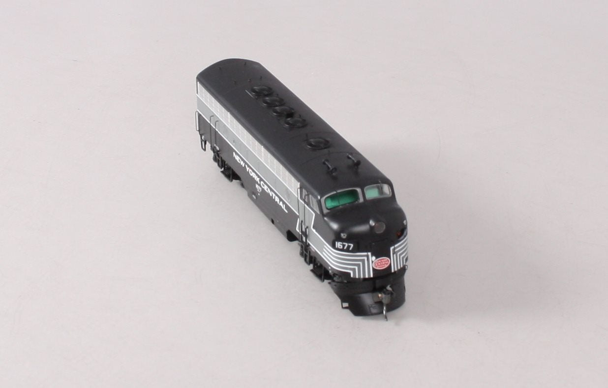 InterMountain 49001-09 HO Scale NYC EMD F-7A Diesel Locomotive #1677