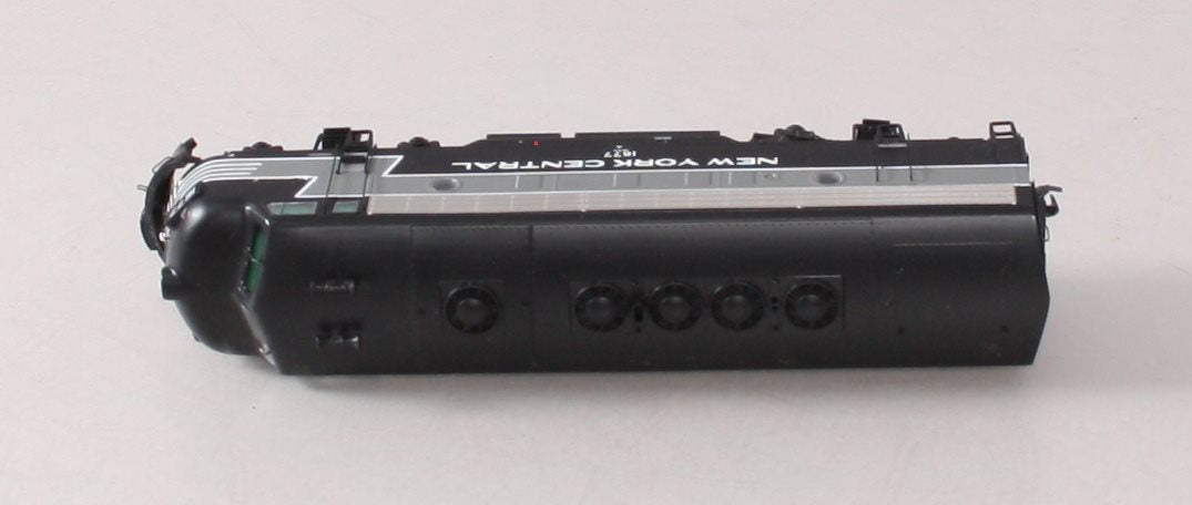 InterMountain 49001-09 HO Scale NYC EMD F-7A Diesel Locomotive #1677