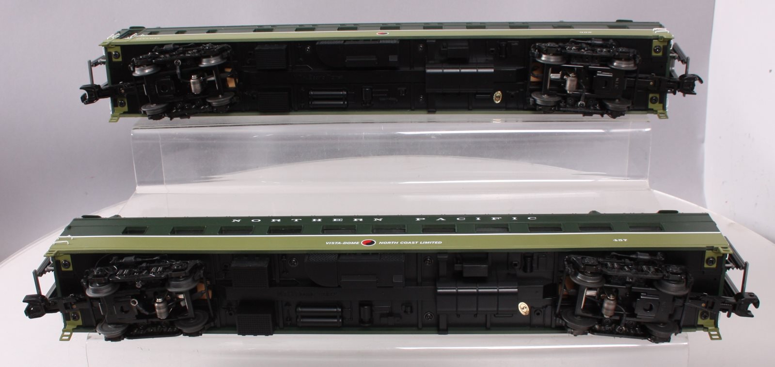 MTH 20-66238 O Gauge Northern Pacific 70' treamlined Sleeper/ Diner Set (2 Cars)
