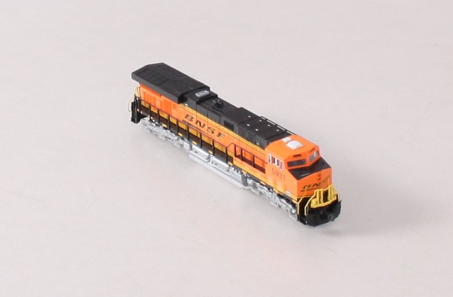 Kato 176-8931 N Burlington Northern Santa Fe GE ES44AC Diesel Loco #5931