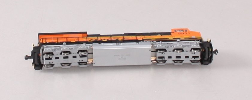 Kato 176-8931 N Burlington Northern Santa Fe GE ES44AC Diesel Loco #5931