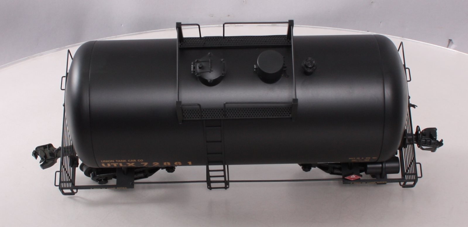 USA Trains R15202 G UTLX Ultimate Series 29' Beer Can Tank USA Trains R15202 G UTLX Ultimate Series 29' Beer Can Tank