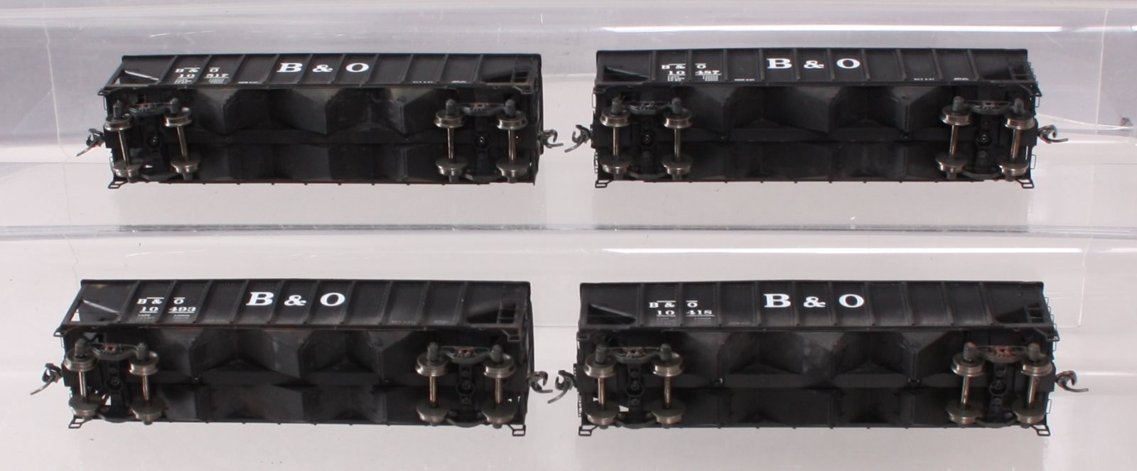 Athearn 70299 HO Baltimore & Ohio 40' 3-Bay Ribbed Hopper w/Load #2 (Set of 4)
