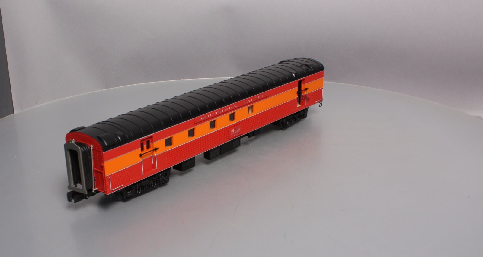 MTH 20-68239 O Southern Pacific Daylight 70' ABS RPO Ribbed Passenger Car