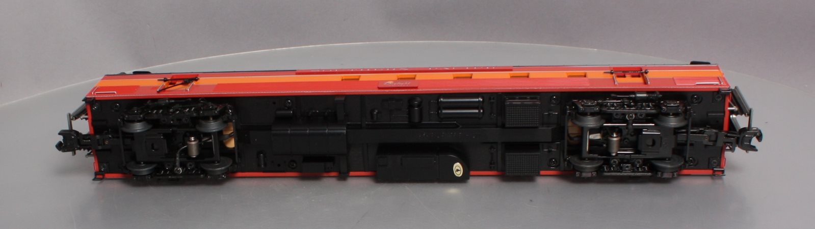 MTH 20-68239 O Southern Pacific Daylight 70' ABS RPO Ribbed Passenger Car