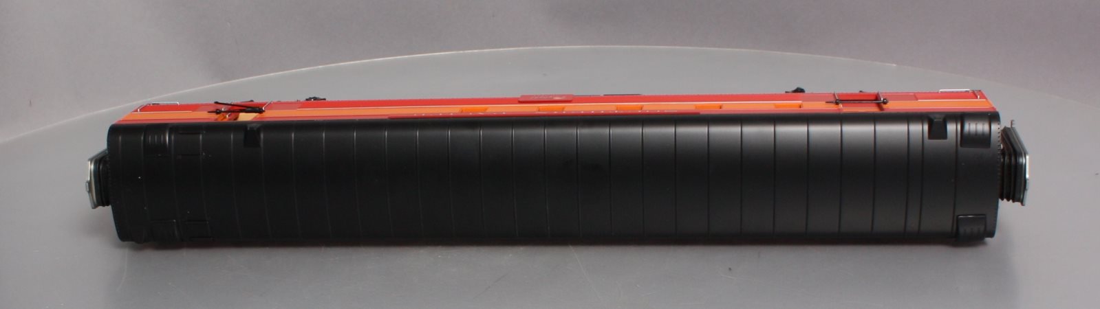 MTH 20-68239 O Southern Pacific Daylight 70' ABS RPO Ribbed Passenger Car