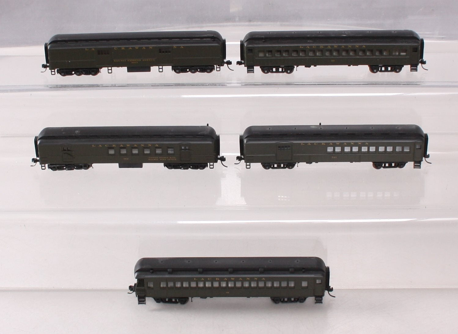 Atlas 50003828 N Lackawanna Trainman® ACF® 60' Passenger Car (5)