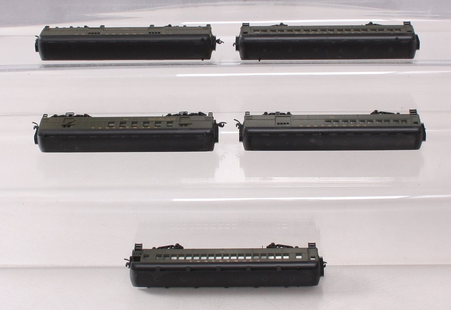 Atlas 50003828 N Lackawanna Trainman® ACF® 60' Passenger Car (5)