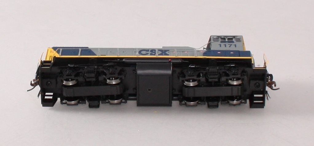Athearn G69424 HO CSX Reversed MP15AC Diesel Locomotive